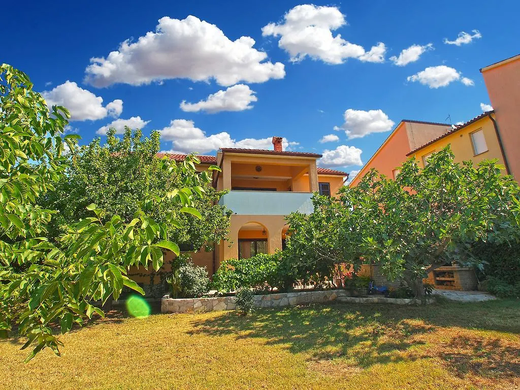 Apartment Mato 1424 Pola
