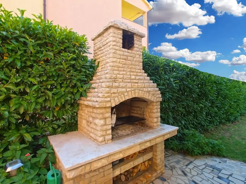 Apartment Mato 1424 Pola